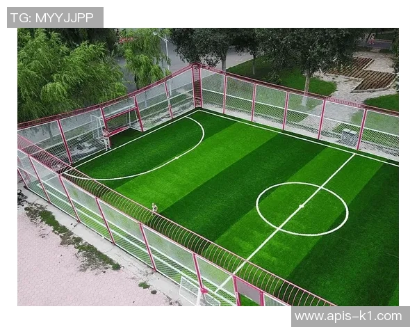 笼式足球的定义与特点探讨以及其在现代足球中的独特魅力 笼式足球的定义与特点探讨以及其在现代足球中的独特魅力