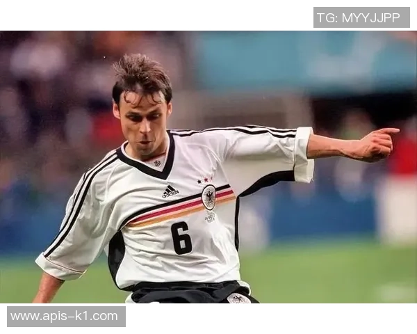 足球历史百大球星盘点与传奇故事回顾