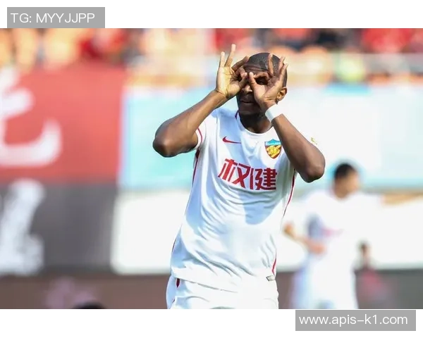 足球之夜权健激情四溢球迷共庆荣耀时刻与梦想追逐